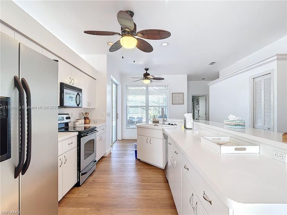 For Sale: $750,000 (3 beds, 2 baths, 1955 Square Feet)