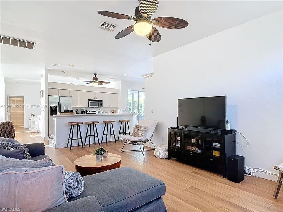 For Sale: $750,000 (3 beds, 2 baths, 1955 Square Feet)