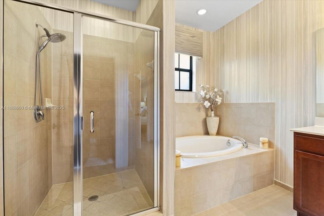 Active With Contract: $695,000 (5 beds, 3 baths, 2444 Square Feet)