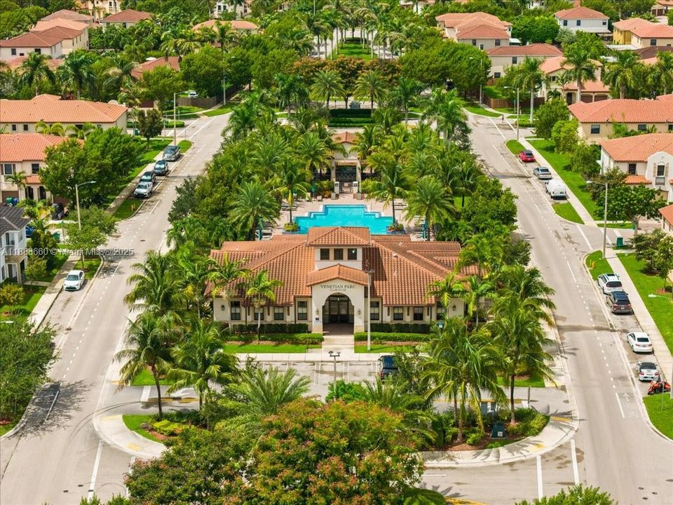 Active With Contract: $695,000 (5 beds, 3 baths, 2444 Square Feet)