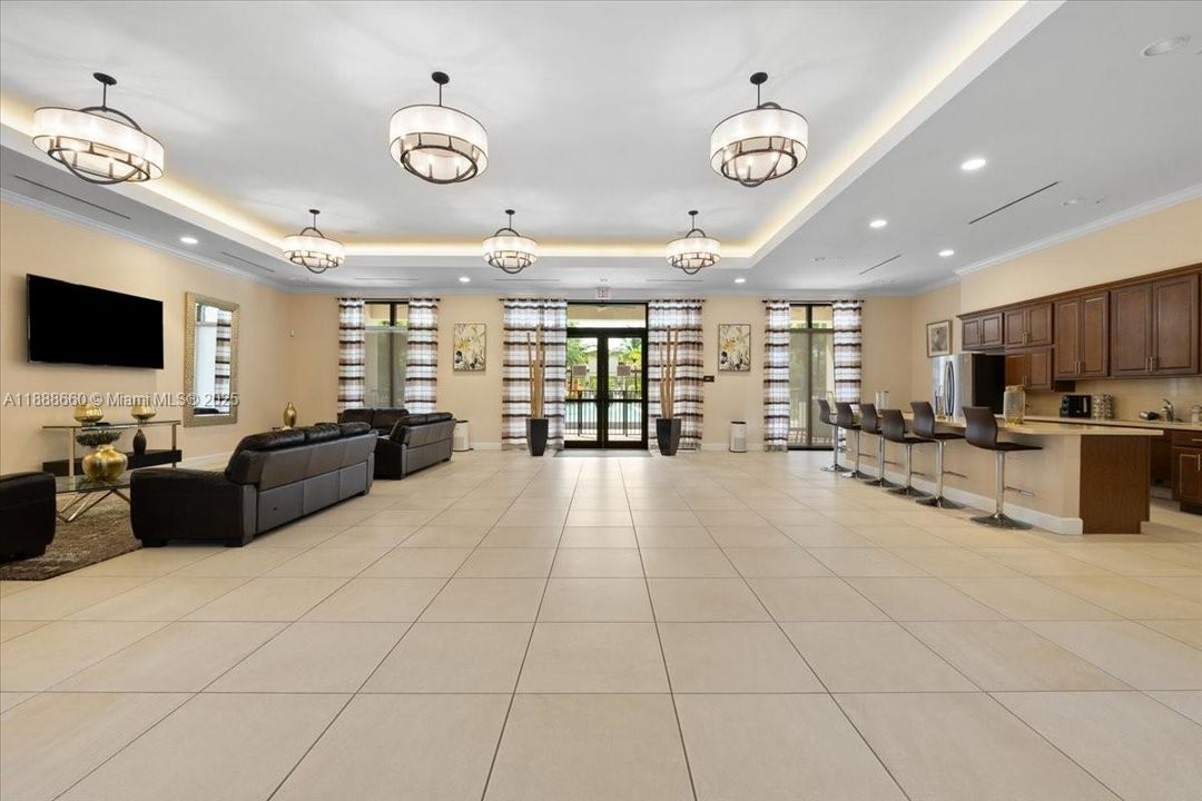 Active With Contract: $695,000 (5 beds, 3 baths, 2444 Square Feet)