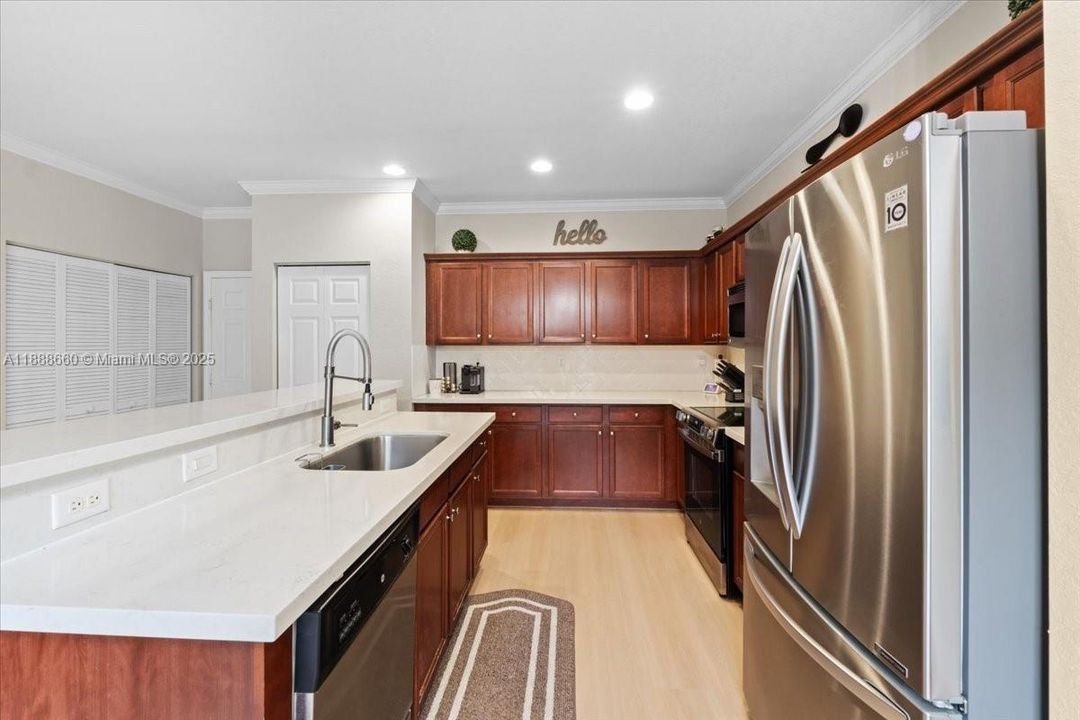 Active With Contract: $695,000 (5 beds, 3 baths, 2444 Square Feet)