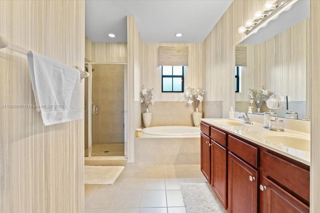 Active With Contract: $695,000 (5 beds, 3 baths, 2444 Square Feet)