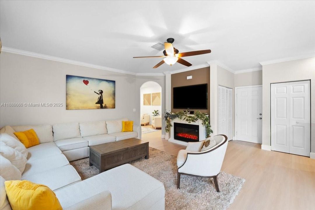 Active With Contract: $695,000 (5 beds, 3 baths, 2444 Square Feet)