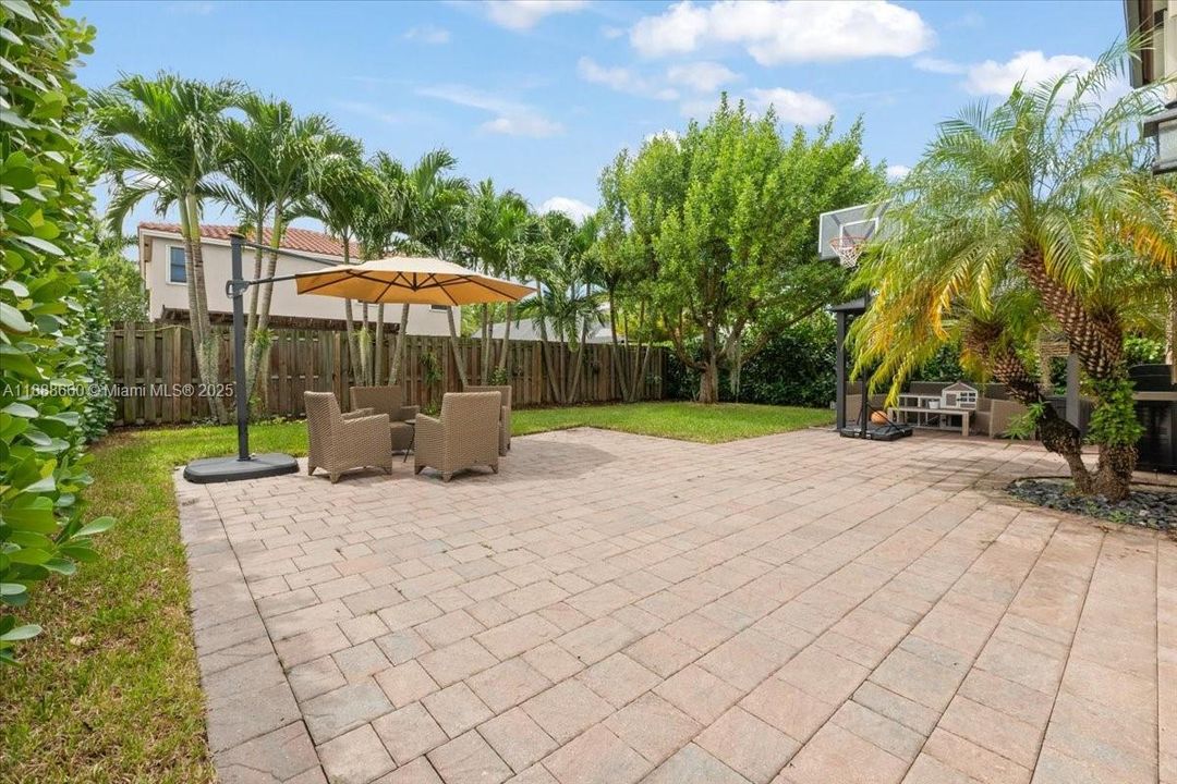 Active With Contract: $695,000 (5 beds, 3 baths, 2444 Square Feet)