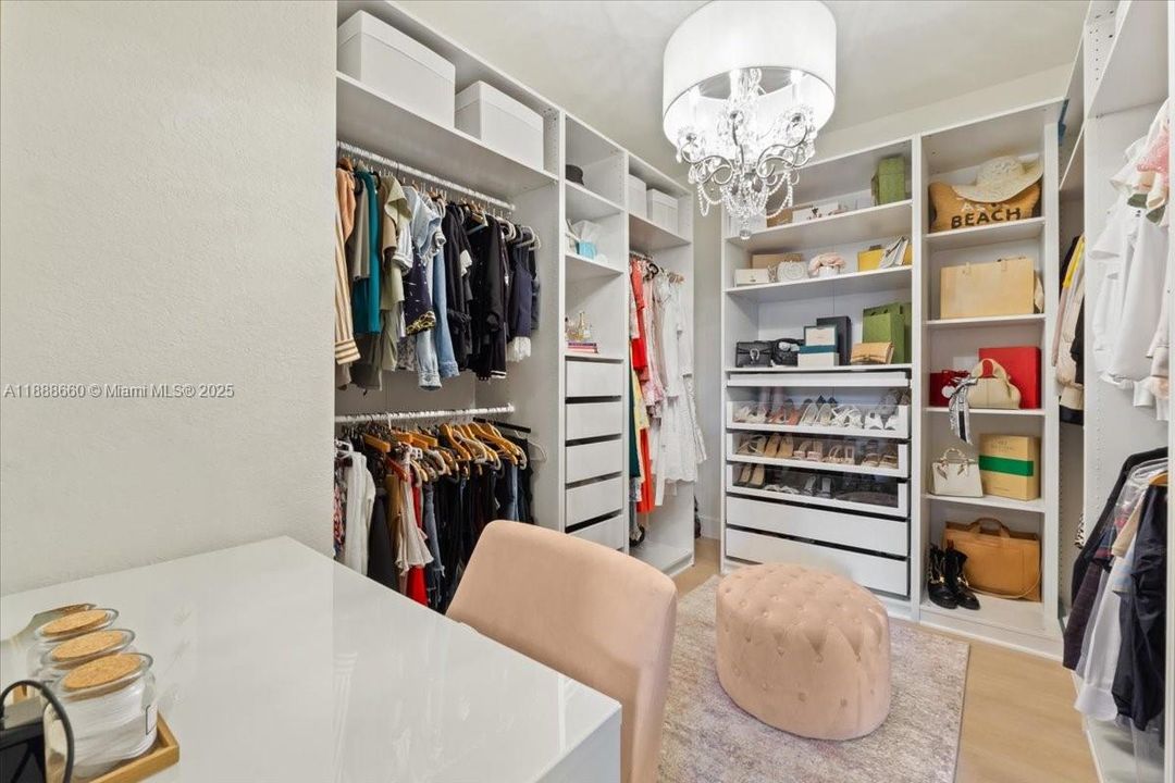 Active With Contract: $695,000 (5 beds, 3 baths, 2444 Square Feet)