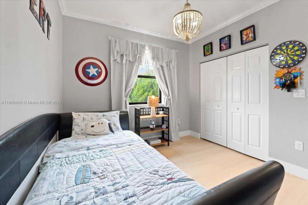 Active With Contract: $695,000 (5 beds, 3 baths, 2444 Square Feet)