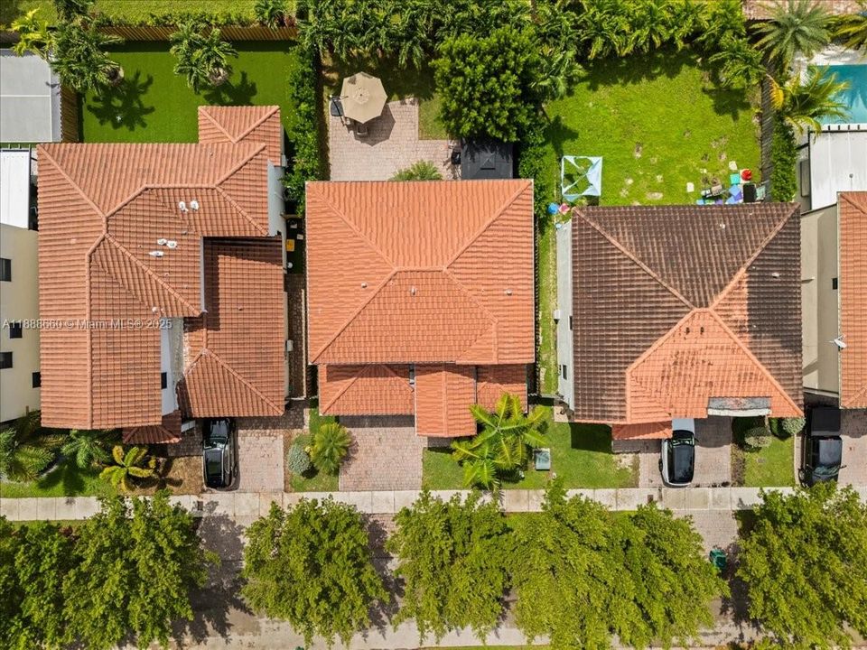 Active With Contract: $695,000 (5 beds, 3 baths, 2444 Square Feet)