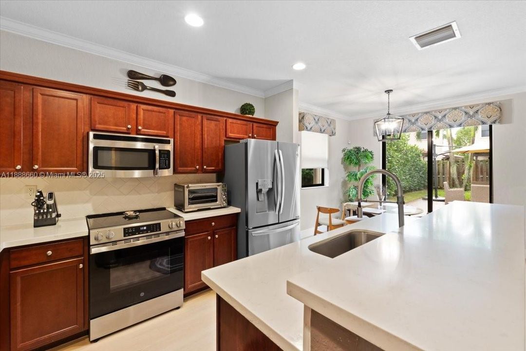 Active With Contract: $695,000 (5 beds, 3 baths, 2444 Square Feet)