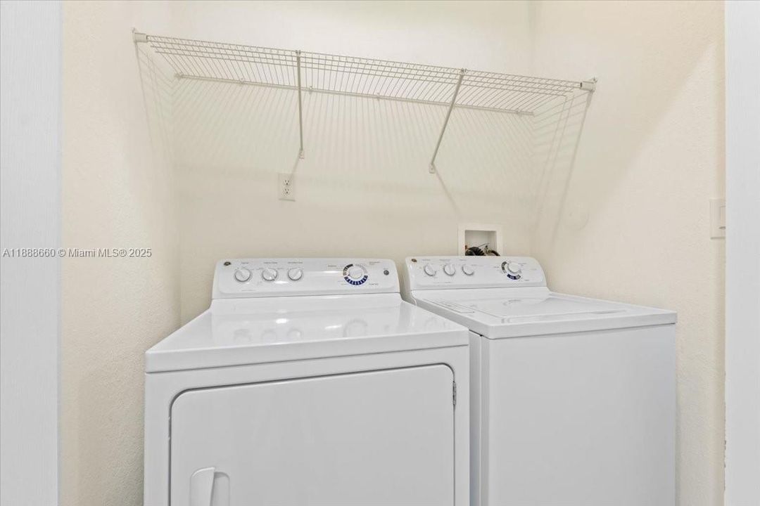 Active With Contract: $695,000 (5 beds, 3 baths, 2444 Square Feet)