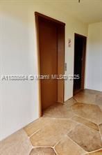 待售: $115,000 (1 贝兹, 1 浴室, 720 平方英尺)