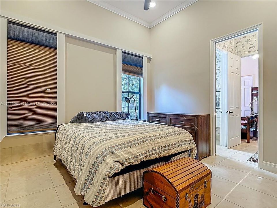 For Sale: $845,000 (5 beds, 5 baths, 3947 Square Feet)