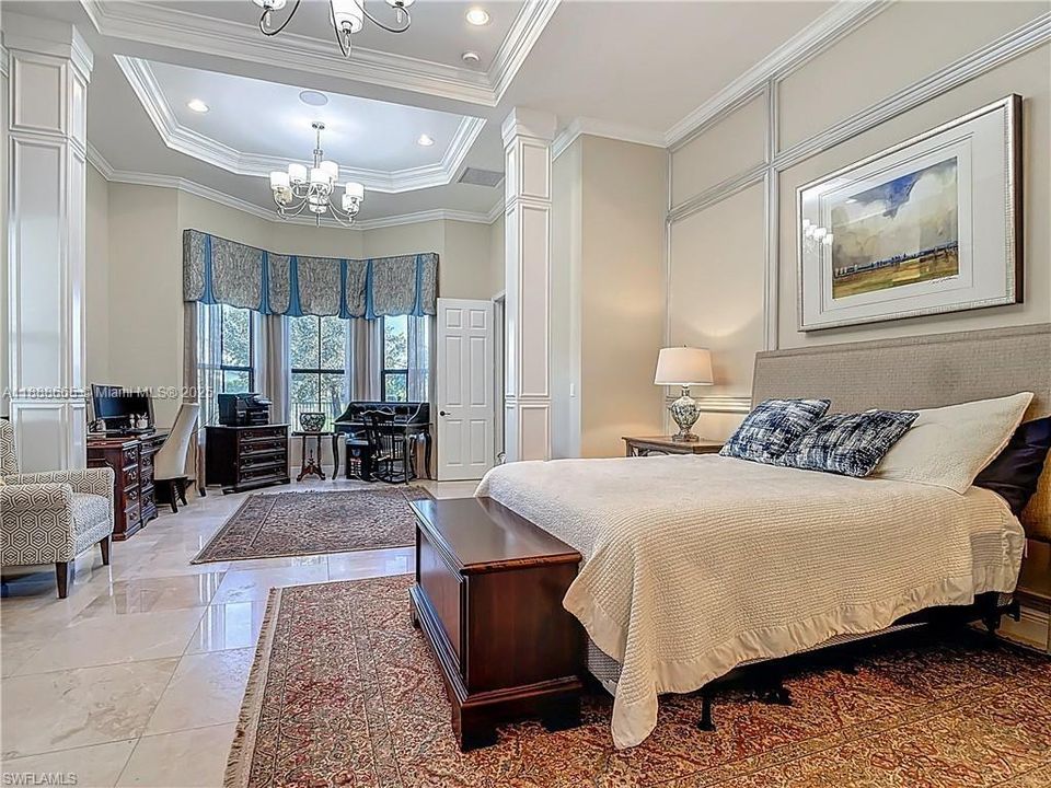 For Sale: $845,000 (5 beds, 5 baths, 3947 Square Feet)