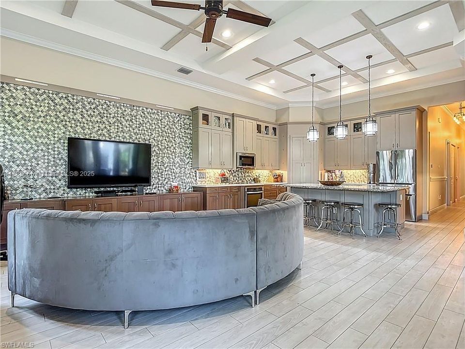 For Sale: $845,000 (5 beds, 5 baths, 3947 Square Feet)