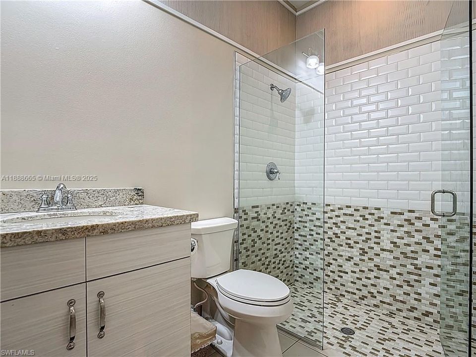 For Sale: $845,000 (5 beds, 5 baths, 3947 Square Feet)