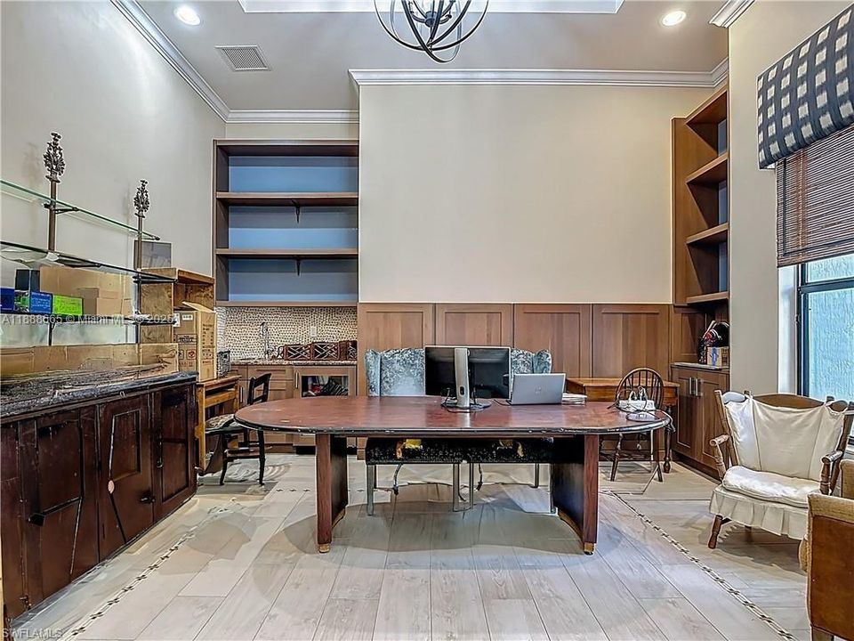 For Sale: $845,000 (5 beds, 5 baths, 3947 Square Feet)