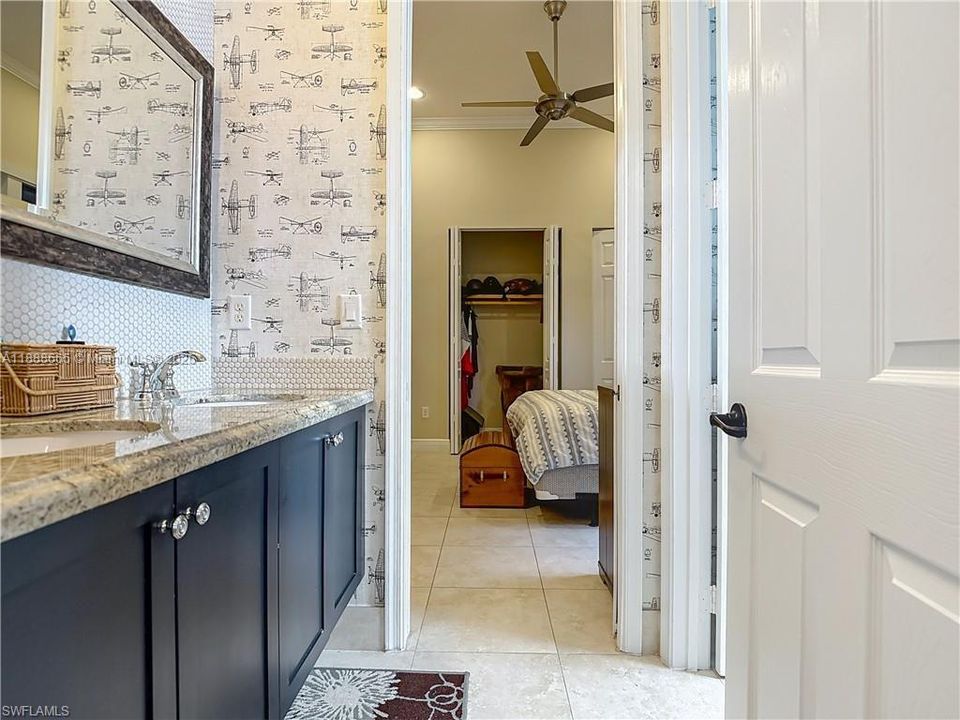 For Sale: $845,000 (5 beds, 5 baths, 3947 Square Feet)