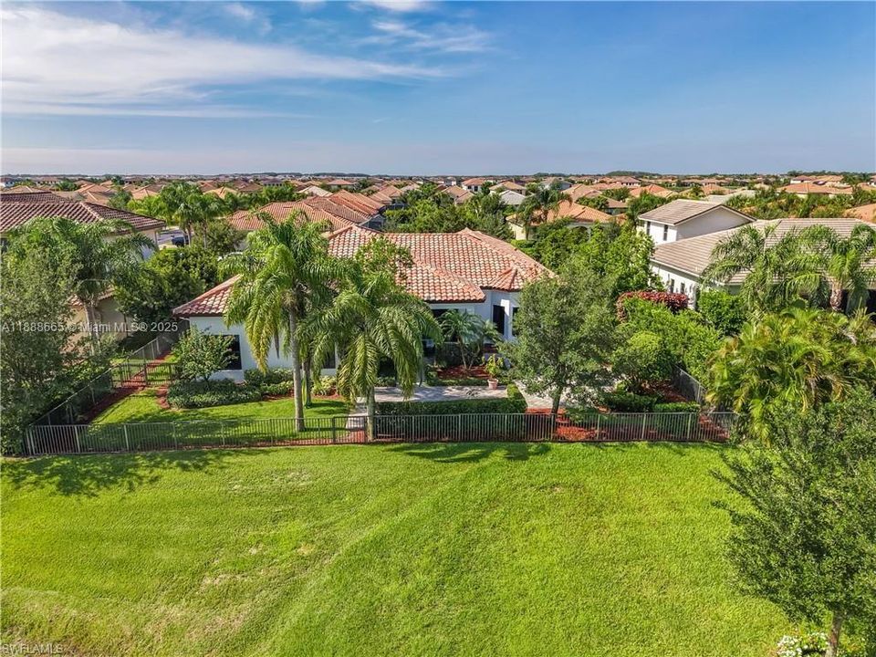 For Sale: $845,000 (5 beds, 5 baths, 3947 Square Feet)