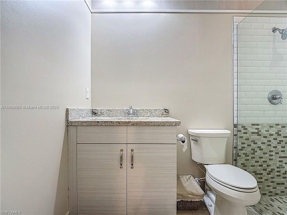 For Sale: $845,000 (5 beds, 5 baths, 3947 Square Feet)