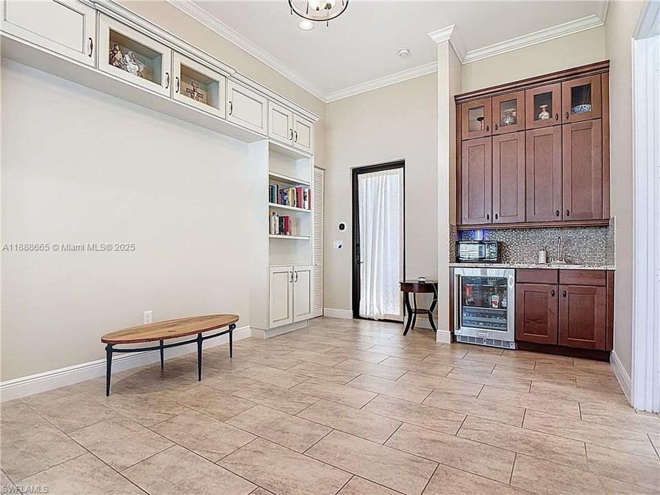 For Sale: $845,000 (5 beds, 5 baths, 3947 Square Feet)