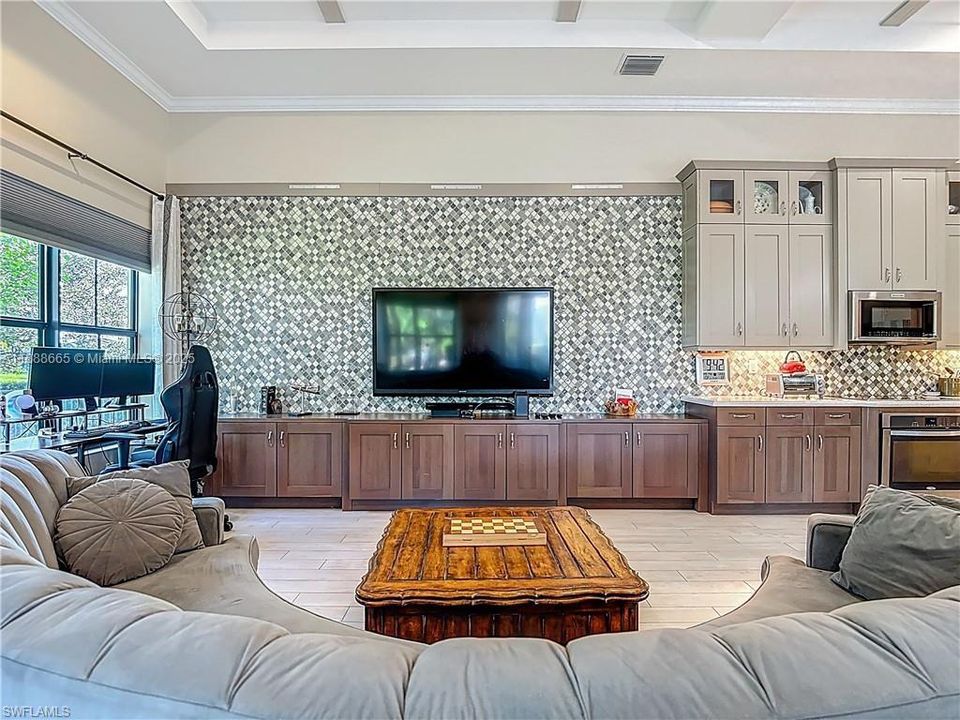 For Sale: $845,000 (5 beds, 5 baths, 3947 Square Feet)