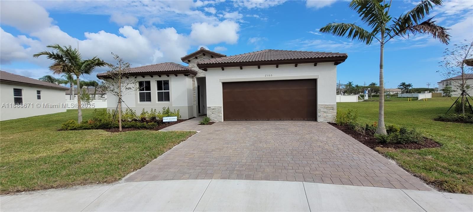 Active With Contract: $1,400 (1 beds, 1 baths, 2319 Square Feet)