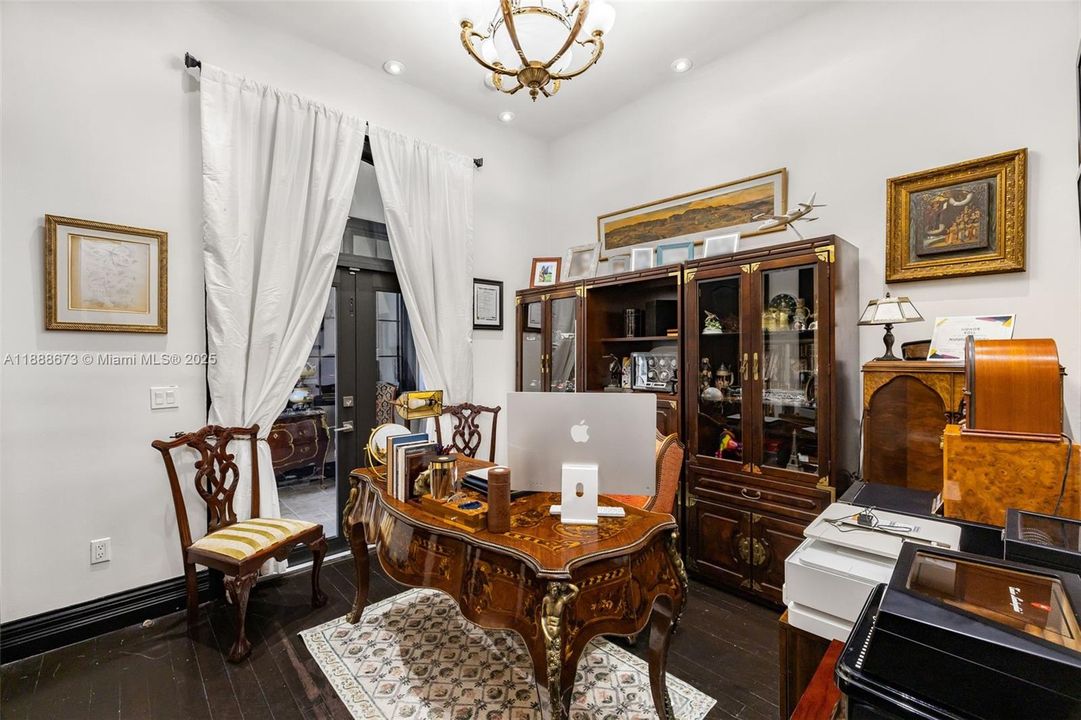 На продажу: $4,180,000 (7 спален, 6 ванн, 6045 Квадратных фут)