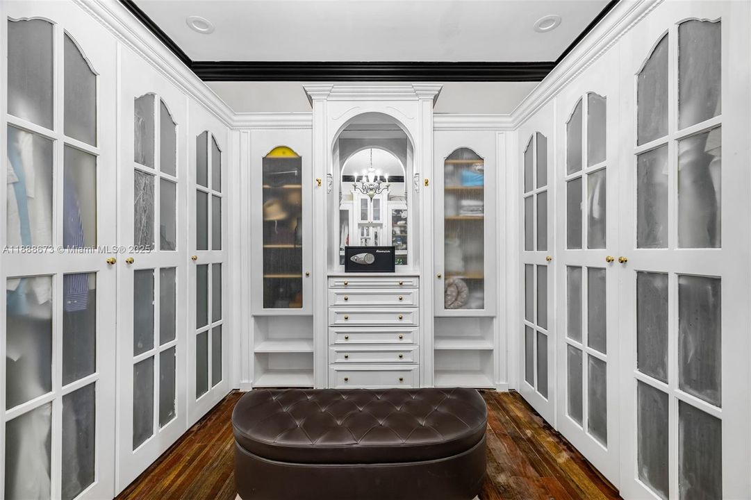 На продажу: $4,180,000 (7 спален, 6 ванн, 6045 Квадратных фут)