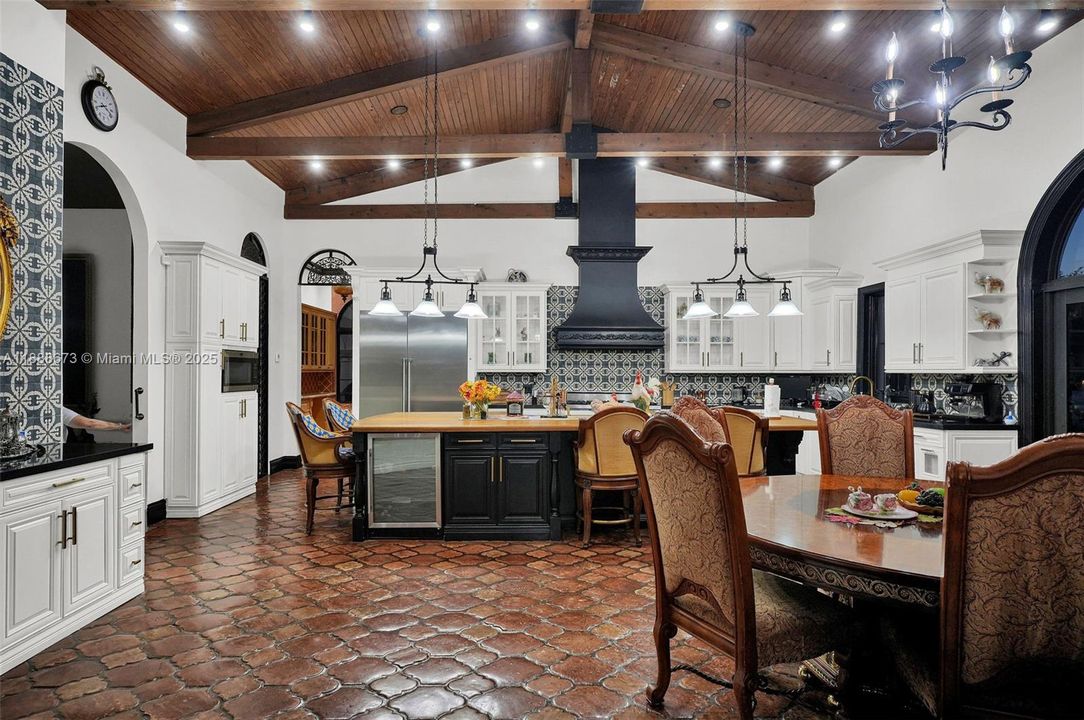 На продажу: $4,180,000 (7 спален, 6 ванн, 6045 Квадратных фут)