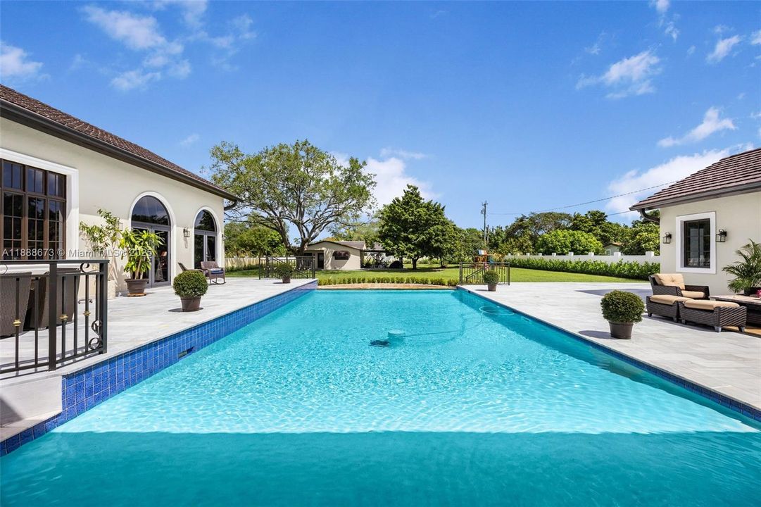 На продажу: $4,180,000 (7 спален, 6 ванн, 6045 Квадратных фут)