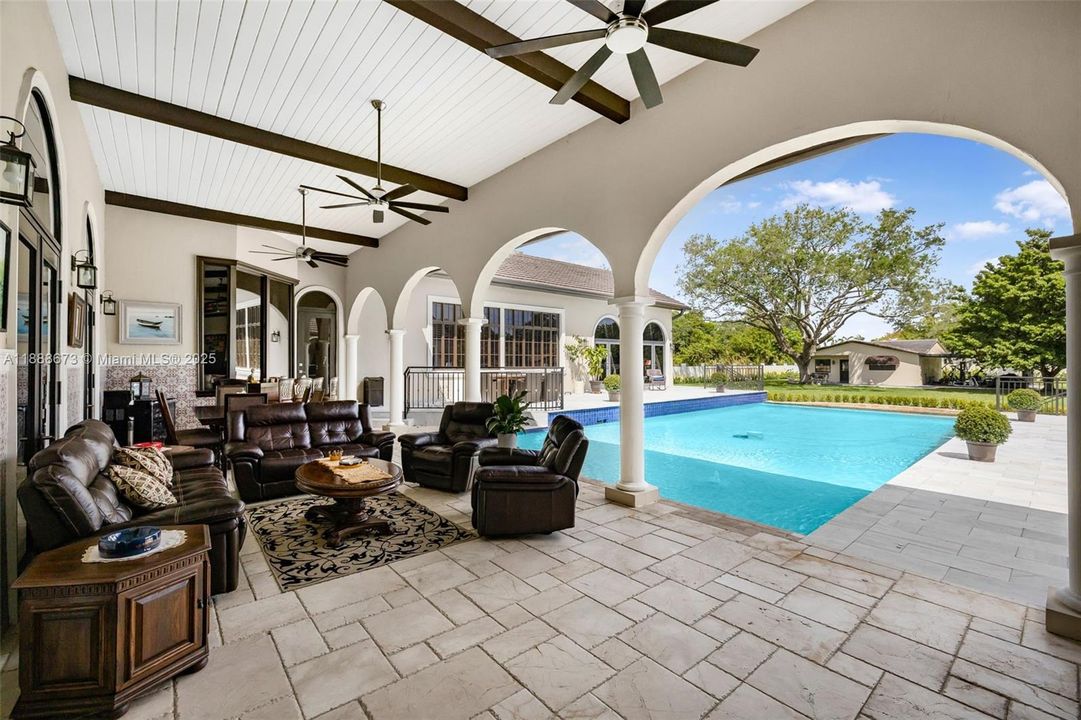 На продажу: $4,180,000 (7 спален, 6 ванн, 6045 Квадратных фут)