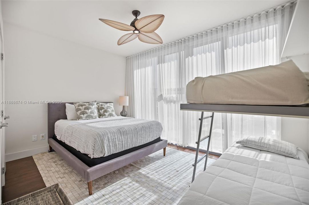 待售: $1,350,000 (2 贝兹, 2 浴室, 1280 平方英尺)