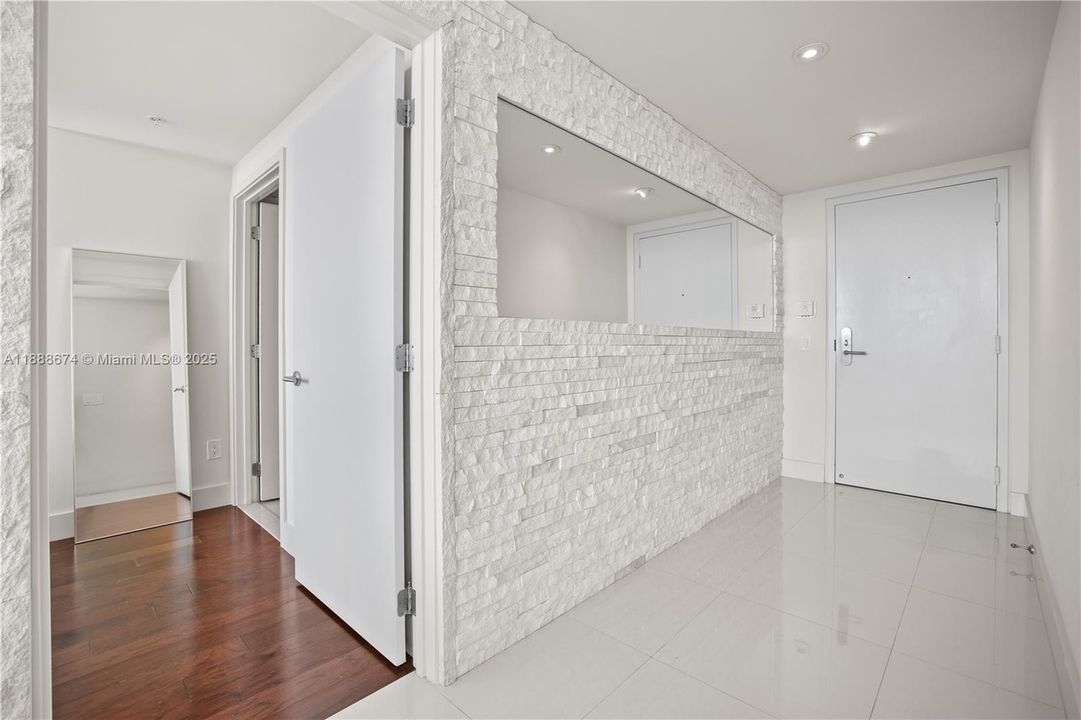 待售: $1,350,000 (2 贝兹, 2 浴室, 1280 平方英尺)