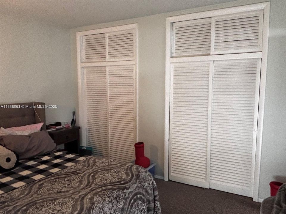 For Sale: $190,000 (1 beds, 1 baths, 560 Square Feet)