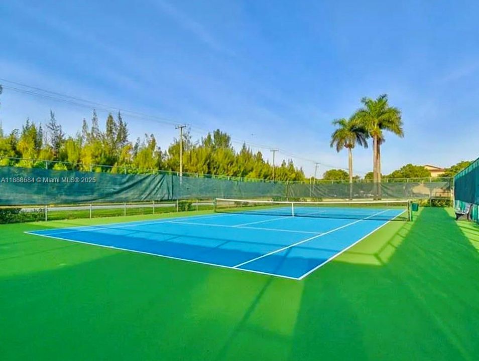 Recently Rented: $1,999 (2 beds, 2 baths, 1100 Square Feet)