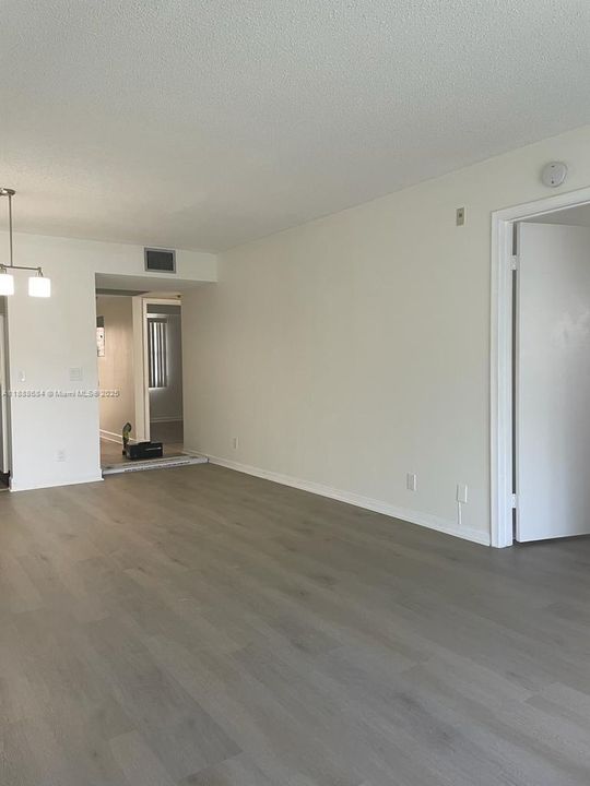Recently Rented: $1,999 (2 beds, 2 baths, 1100 Square Feet)