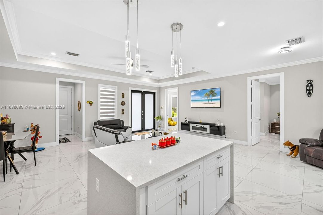 For Sale: $640,000 (3 beds, 2 baths, 1539 Square Feet)