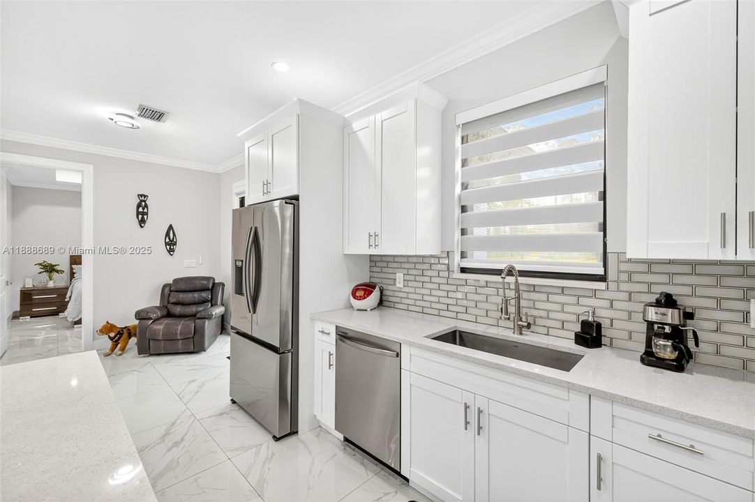 For Sale: $640,000 (3 beds, 2 baths, 1539 Square Feet)