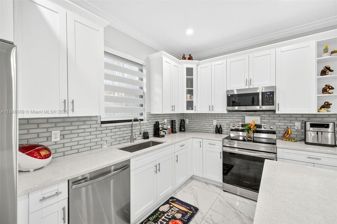 For Sale: $640,000 (3 beds, 2 baths, 1539 Square Feet)