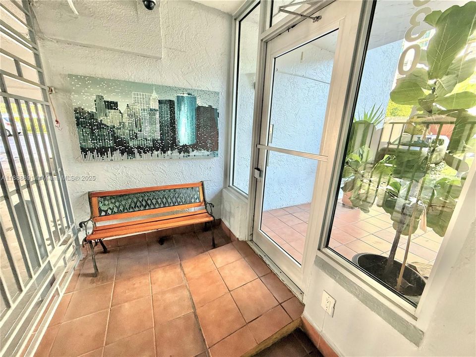 Под контрактом: $364,900 (2 спален, 2 ванн, 846 Квадратных фут)