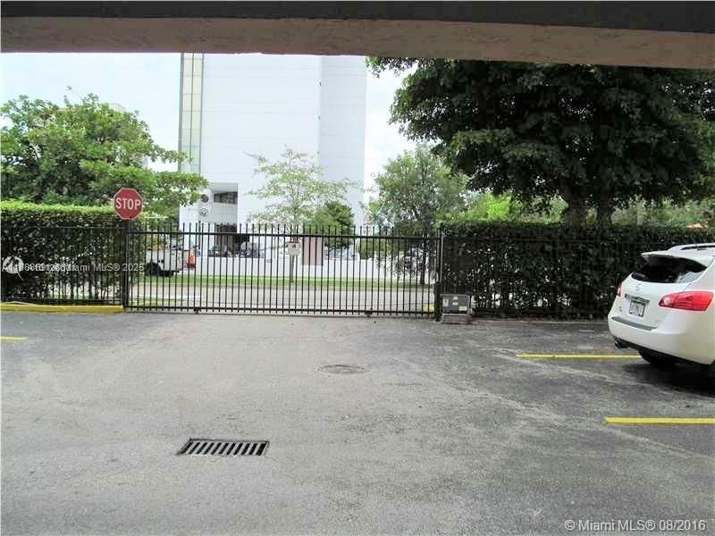 Под контрактом: $364,900 (2 спален, 2 ванн, 846 Квадратных фут)