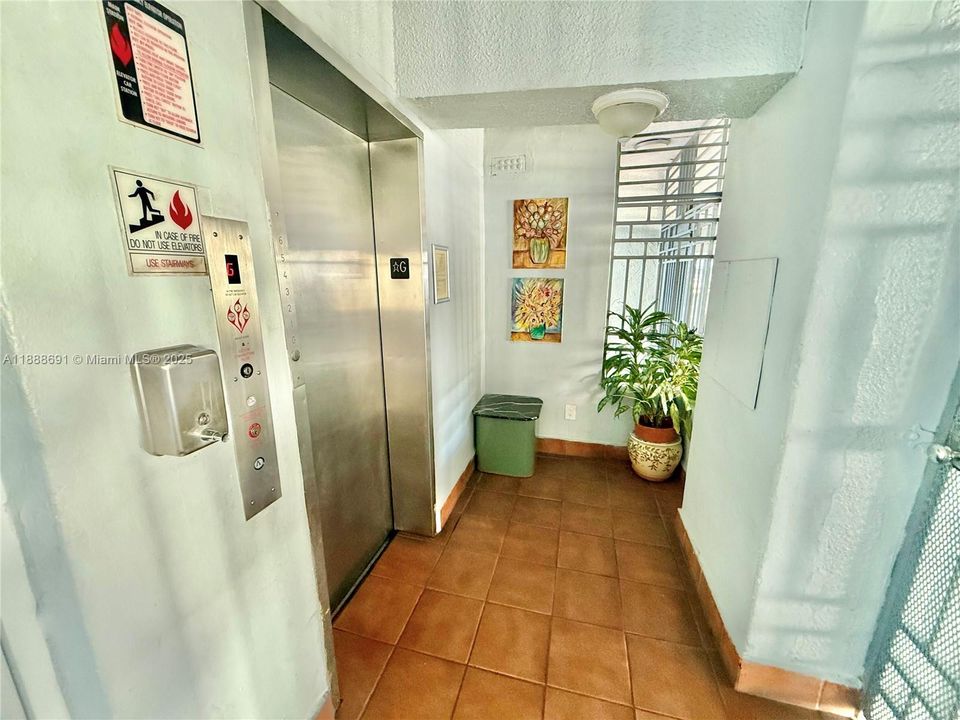 Под контрактом: $364,900 (2 спален, 2 ванн, 846 Квадратных фут)