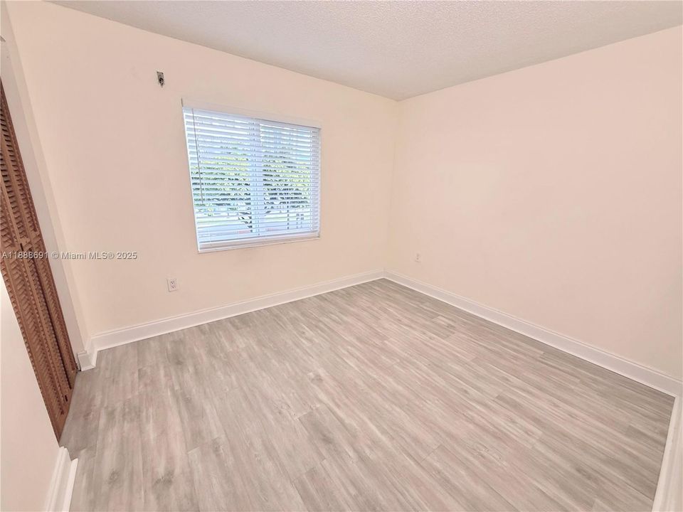 Под контрактом: $364,900 (2 спален, 2 ванн, 846 Квадратных фут)