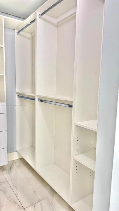 最近售出: $300,000 (2 贝兹, 1 浴室, 985 平方英尺)