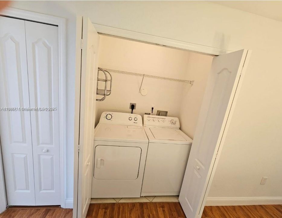 待售: $439,900 (3 贝兹, 3 浴室, 1270 平方英尺)