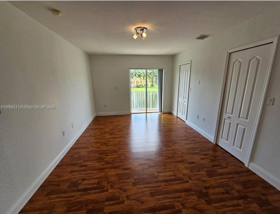 待售: $439,900 (3 贝兹, 3 浴室, 1270 平方英尺)