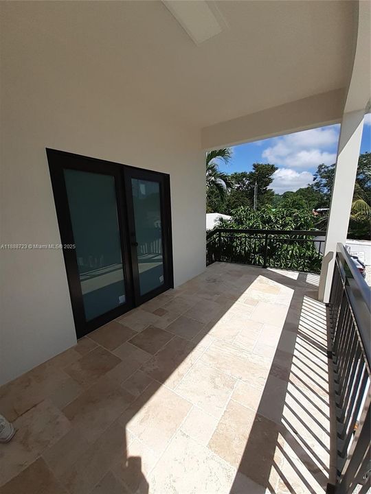 Front Door Entry & Porch View