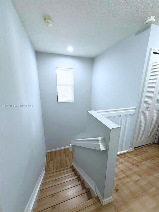 En Venta: $380,000 (3 camas, 2 baños, 1383 Pies cuadrados)