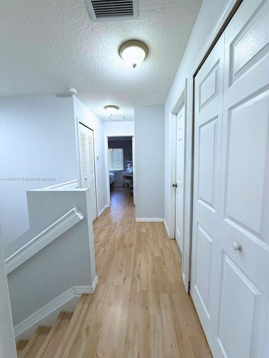 En Venta: $380,000 (3 camas, 2 baños, 1383 Pies cuadrados)