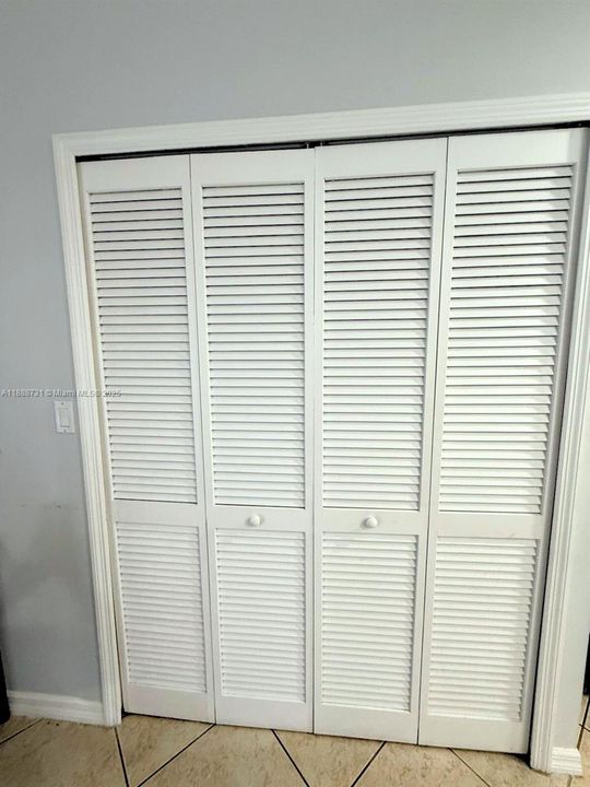 En Venta: $380,000 (3 camas, 2 baños, 1383 Pies cuadrados)